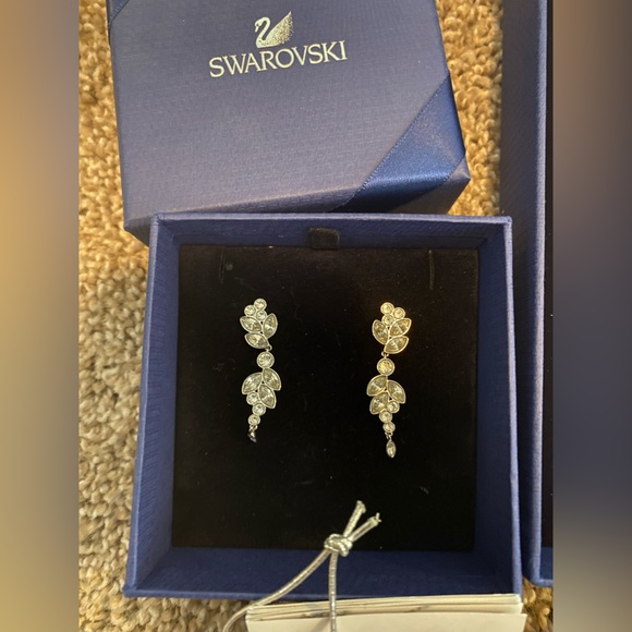 Swarovski X Miranda Kerr: A Collection of Wishes earrings - Picture 2 of 6